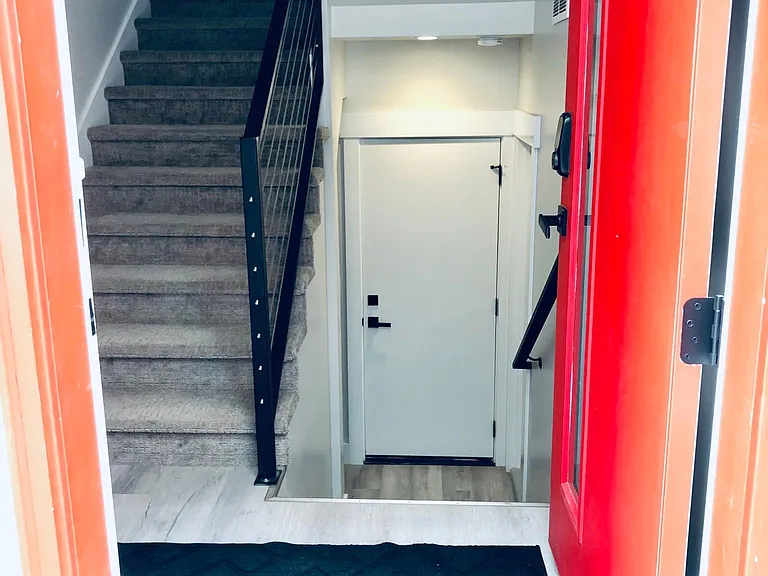 423 E 2100 S — Photo 2