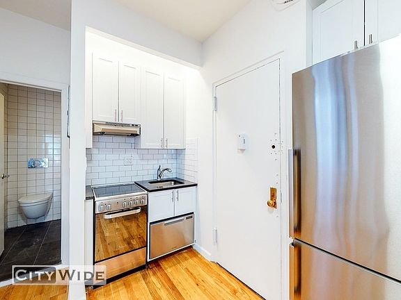 3rd image of 24 King St APT 24
