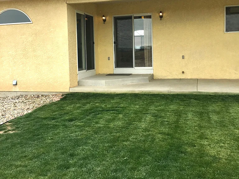 435 E Stardust Dr — Photo 4