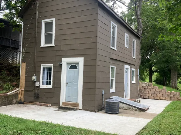 1610 Atchison St, Atchison, KS 66002