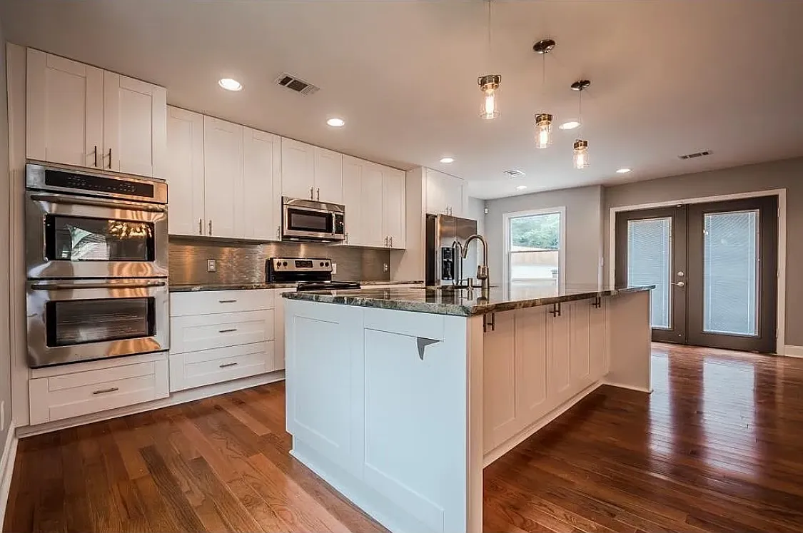 2 bed, 1407 sqft, $2,750 — Photo 2