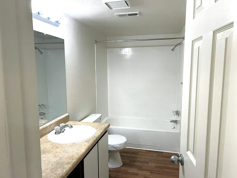 Perry Place Apartments — Photo 54