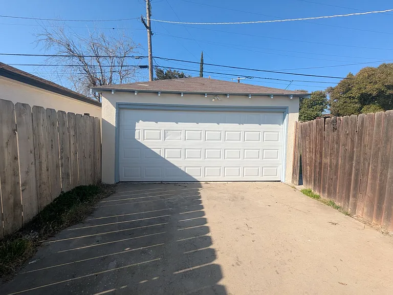 1851 Calimyrna Ave — Photo 2