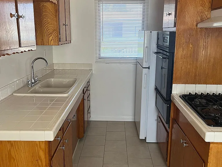 1761 E 1st St #8 — Photo 11