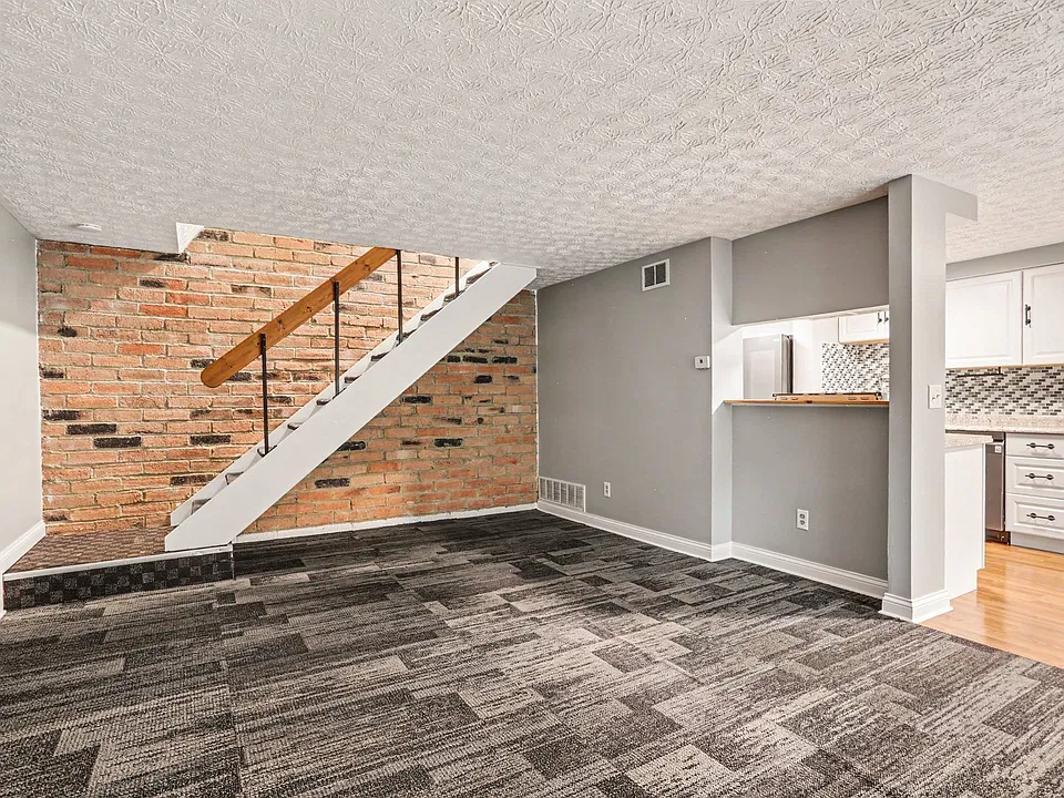 2509 Burgandy Ln