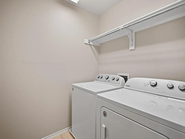 4028 Kyndra Cir — Photo 18