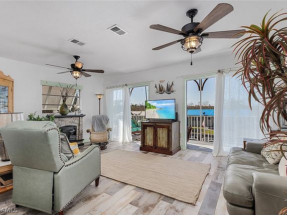3rd image of 16381 Porto Bello St