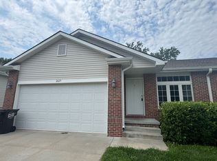2605 NW 52nd St, Lincoln, NE 68524