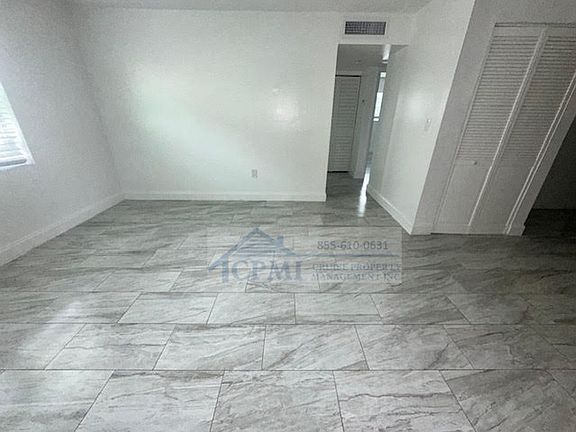 5th image of 3810 SW 60th Ave #104