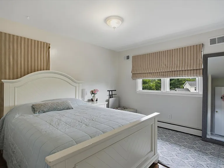 16 Baldwin Ln — Photo 13
