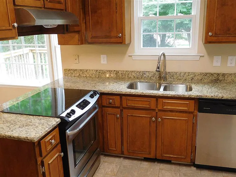 3512 Lytham Pl — Photo 8