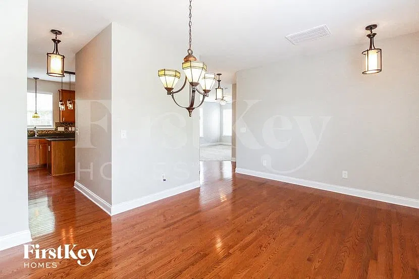3 bed, 2.5 bath, 2131 sqft, $2,655 — Photo 3