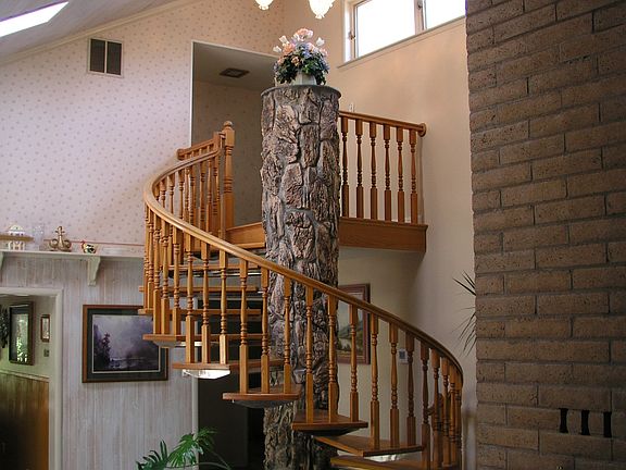 4th image of 9048 Hazel Oak Ct