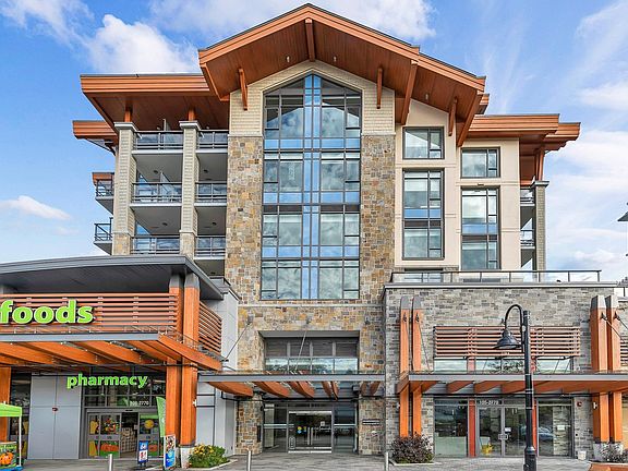 2nd image of 2780 Valley Centre Ave #702
