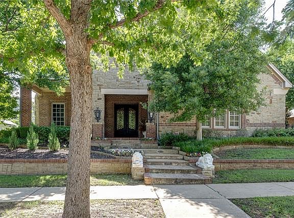 2nd image of 6710 Vines Ct
