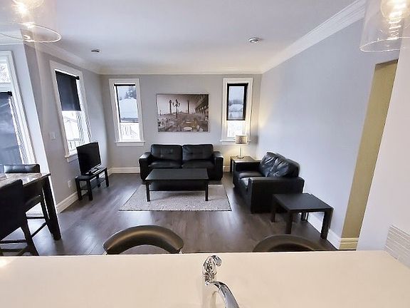 5th image of 915 10th St #301