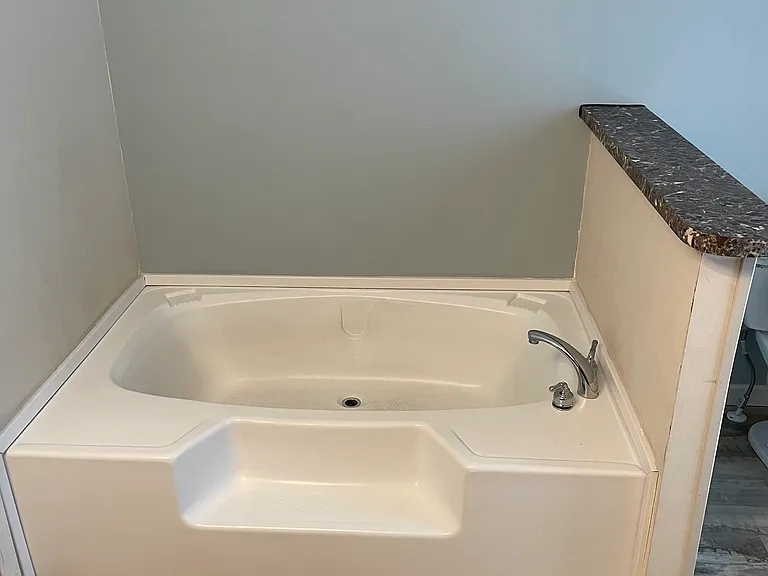 408 Pitts Cir — Photo 9