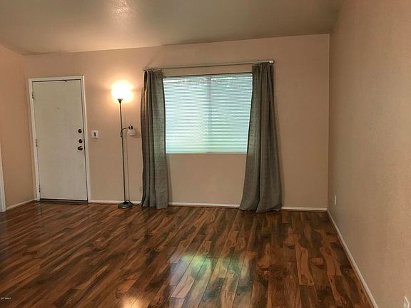 3rd image of 1027 W Malibu Dr
