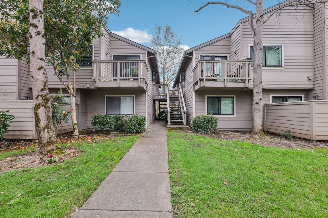 Mission Blvd-S0203-001.jpg