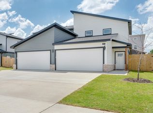 1607 SW Casuarina Dr, Bentonville, AR 72713