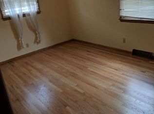 2675 S 68th St, Milwaukee, WI 53219