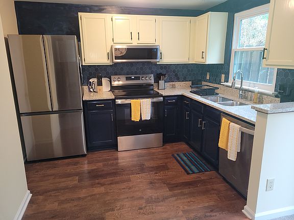 4th image of 111 Rockspray Ct
