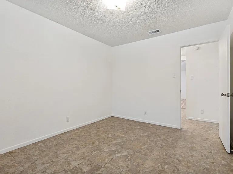 122 Surrels Ave — Photo 19