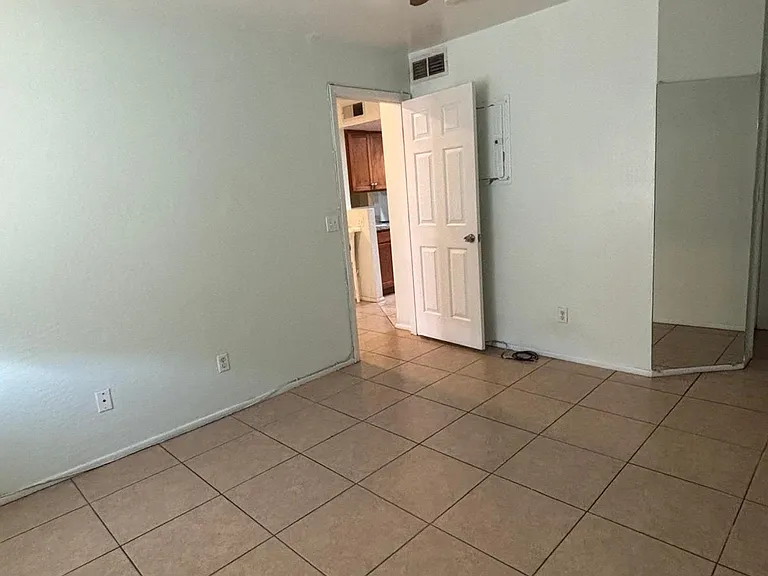 16602 N 25th St #102 — Photo 18
