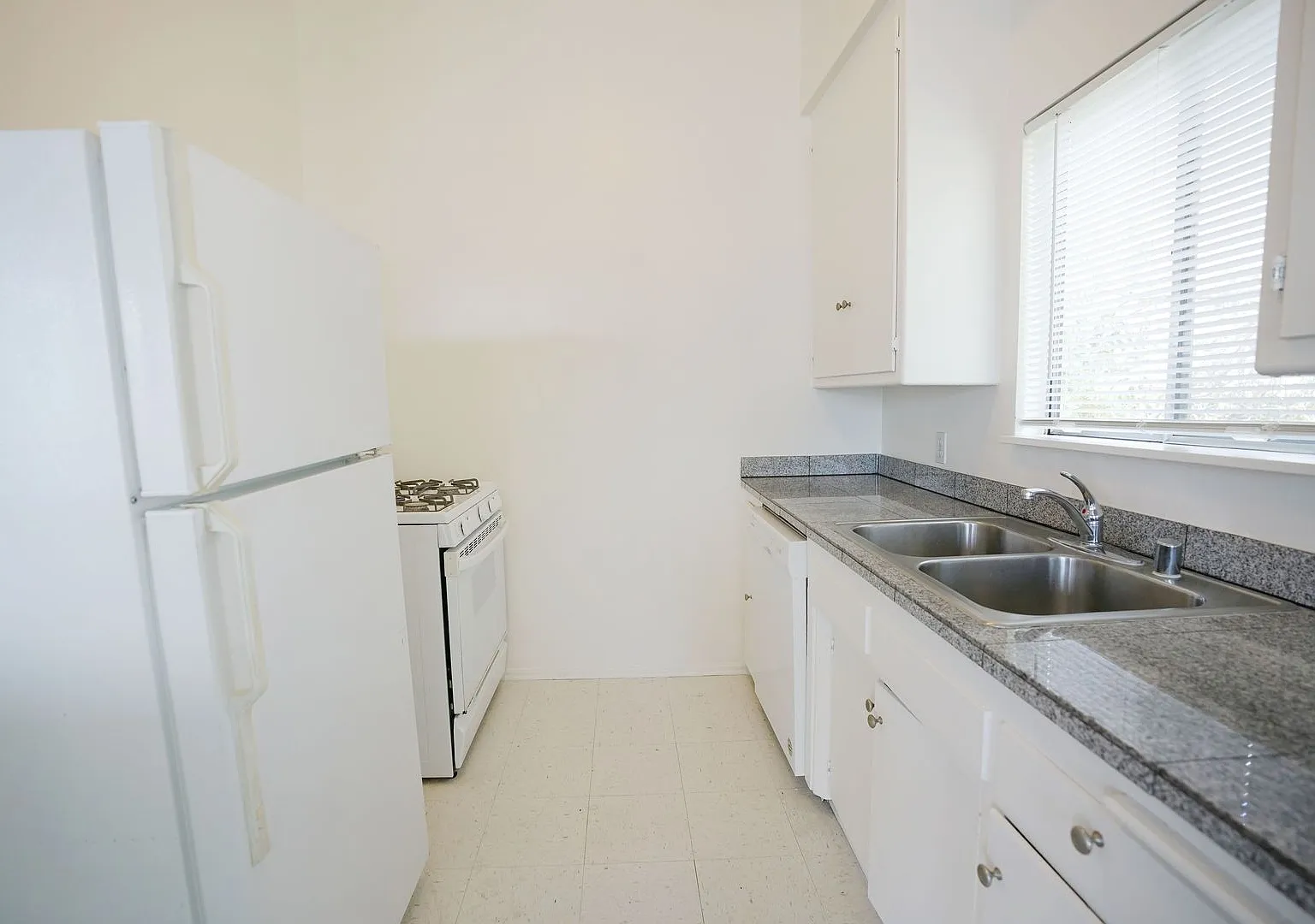 Larrabee 1218 — Photo 4