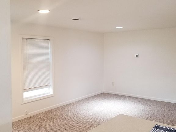 5th image of 607 1/2 S 4th Ave