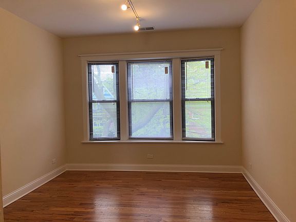 3rd image of 6718 N Lakewood Ave #1