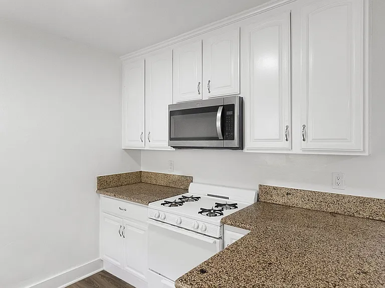 5414 Fountain Ave — Photo 25