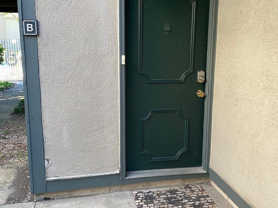 1095 Merrimar Circle N, Unit B