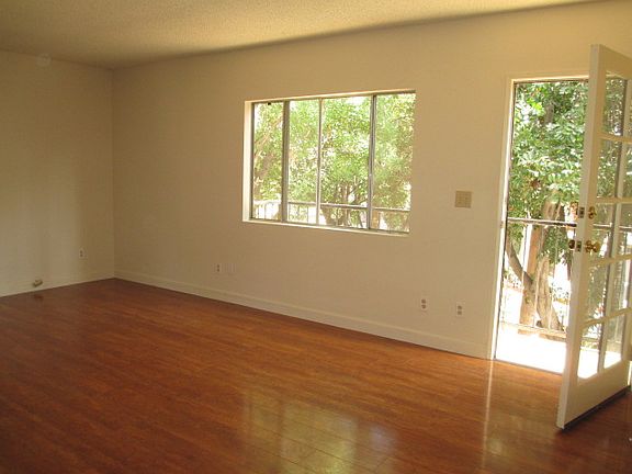 4th image of 4161 Russell Ave