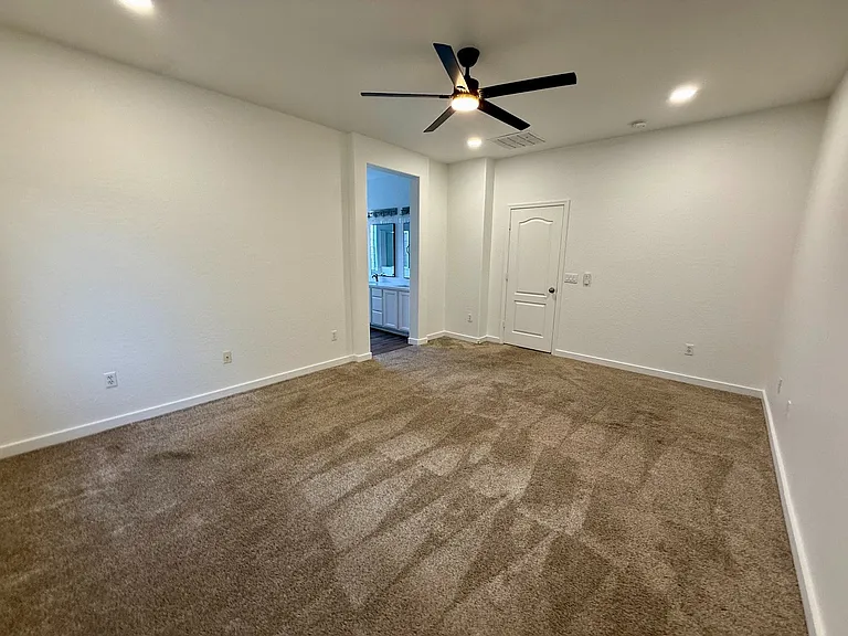 15238 W Custer Ln — Photo 8