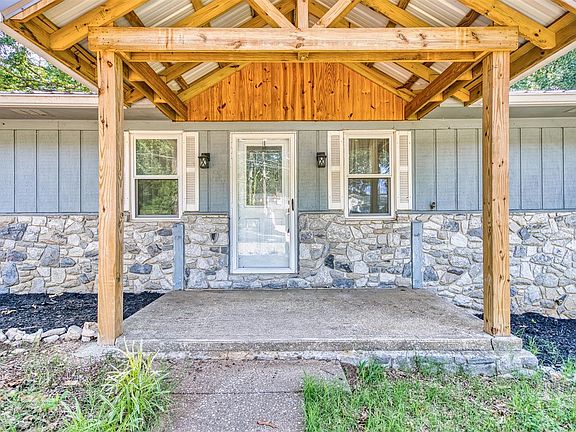 5th image of 124 Cumberland Cir