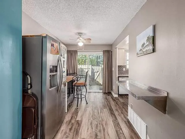 2 bed, 1.5 bath, 1315 sqft, $1,800 — Photo 4