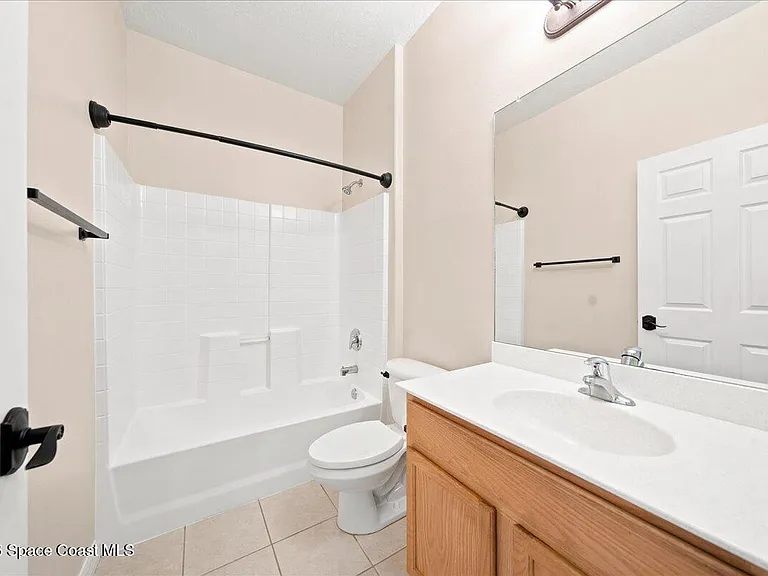 5647 Indigo Crossing Dr — Photo 25