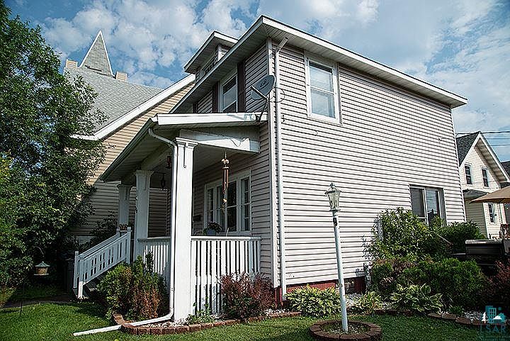 2nd image of 328 N 40th Ave W