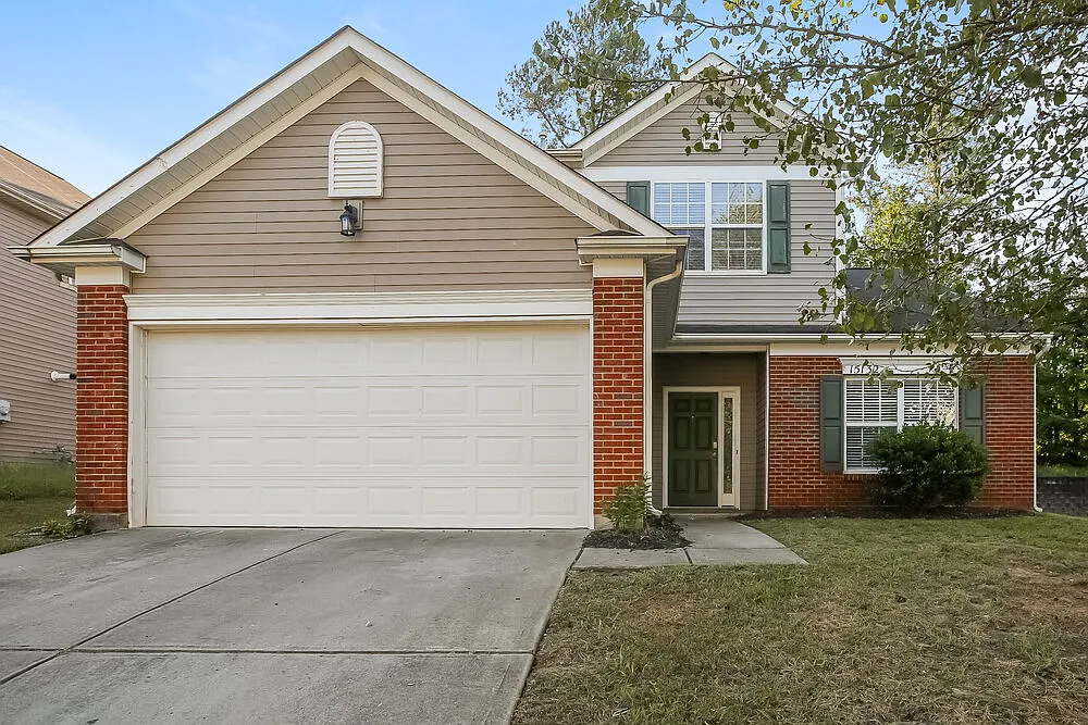 3 bed, 2.5 bath, 2357 sqft, $2,090 — Photo 1