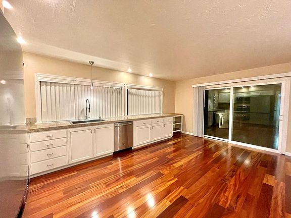 5th image of 6261 Valroy Dr