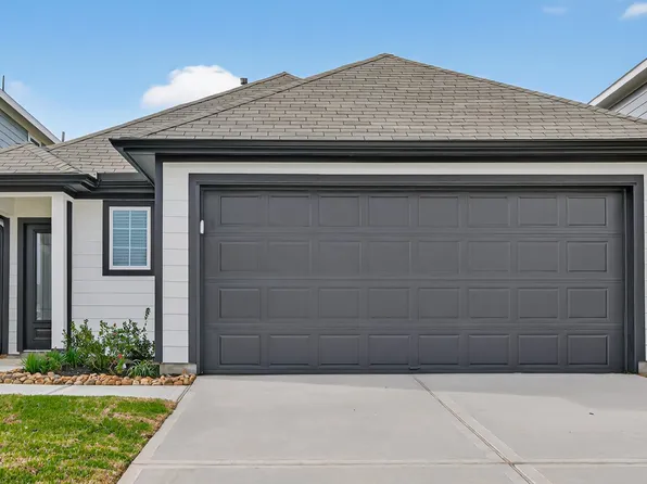 9247 Grace Ridge Dr, Willis, TX 77318