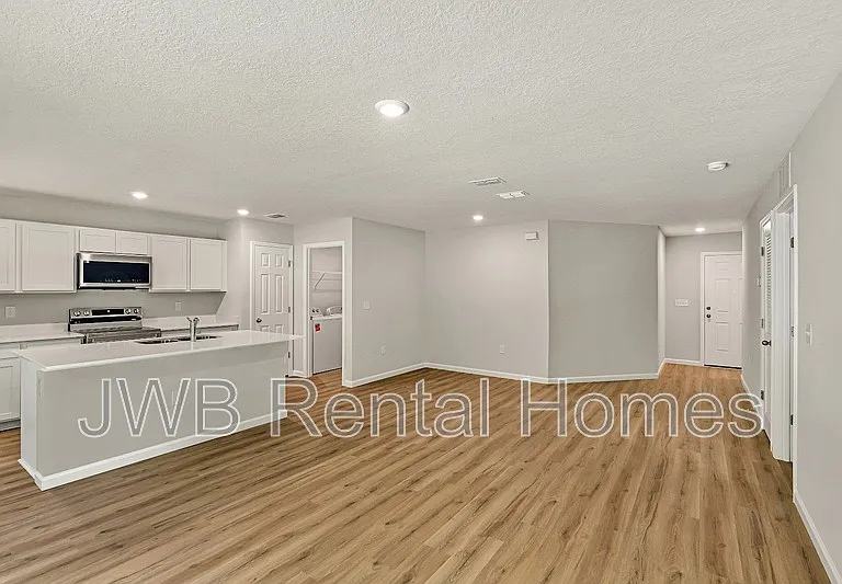 3205 Echo St — Photo 5