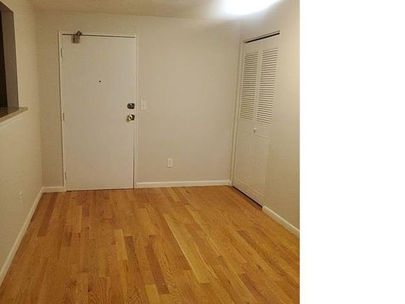 2nd image of 55 Elmwood Park APT 15