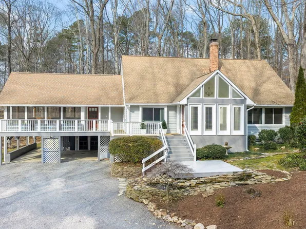 10848 Leslie Dr, Raleigh, NC 27614