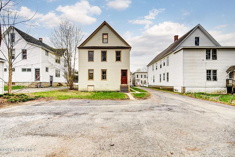 5th image of 356-358 Locust Avenue