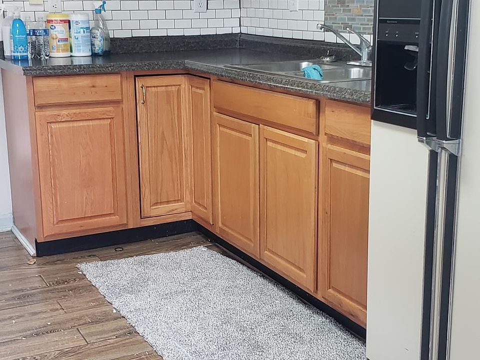 Kitchen with ceramic tile floor