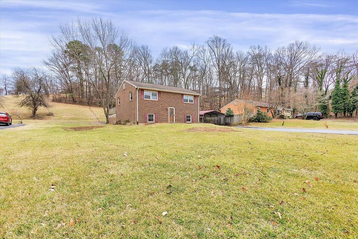 2400-12 Oclock Knob Rd, Salem, VA 24153 | Zillow