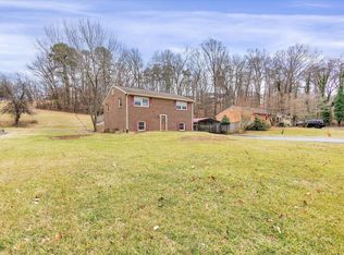 2400-12 Oclock Knob Rd, Salem, VA 24153