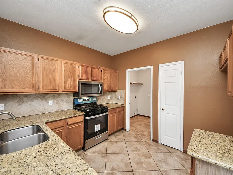 20218 Bronze Bluff Dr — Photo 13